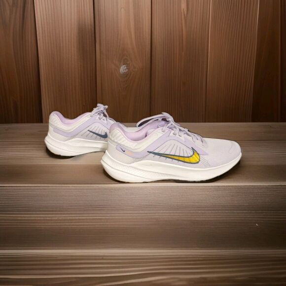 Size 8 - Nike Quest Low Purple W - Picture 2 of 7